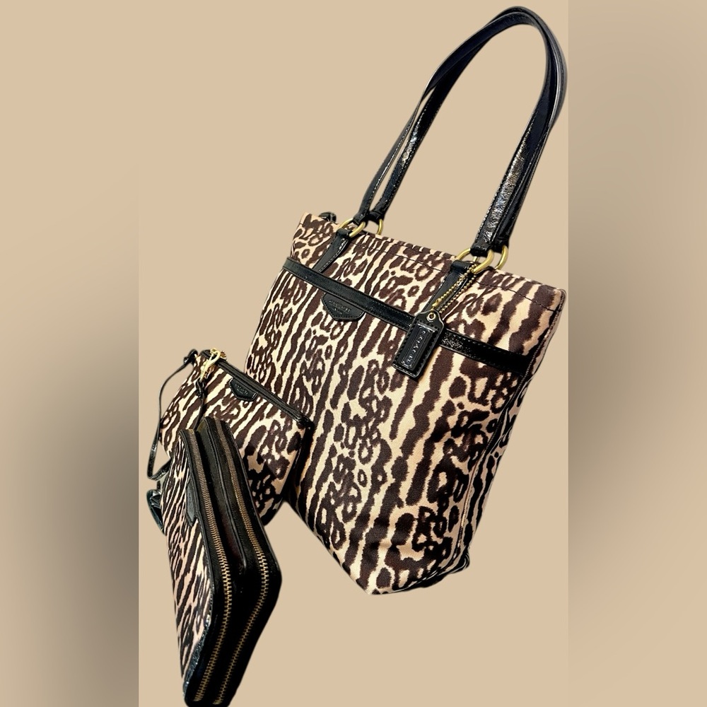 Coach 3 Pc Set EUC Bag, Wristlet &Wallet Patent Leather Trim&Canvas AnimalPrint - Picture 14 of 16